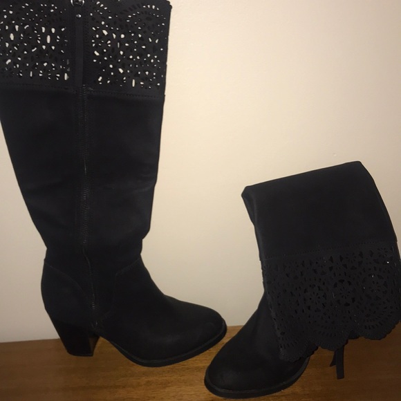 Barely worn black boots! - Picture 1 of 2